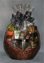 Gourmet Gift Basket with Culinary Delights